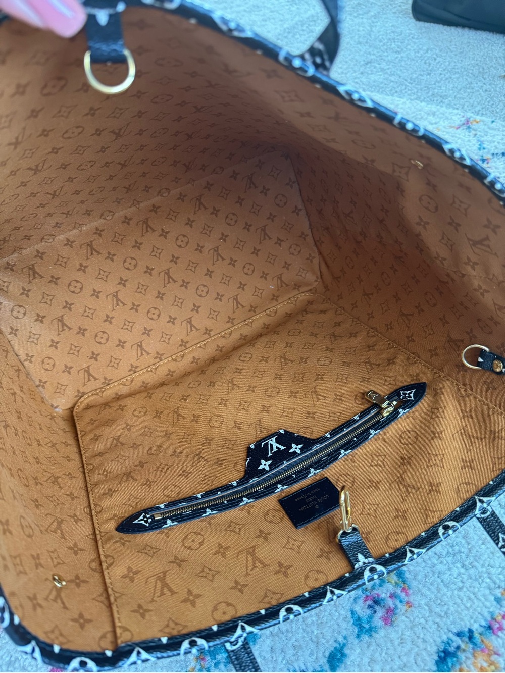 Louis Vuitton Orange and Black Monogram Neverfull Tote- Limited Edition. - Picture 3 of 13